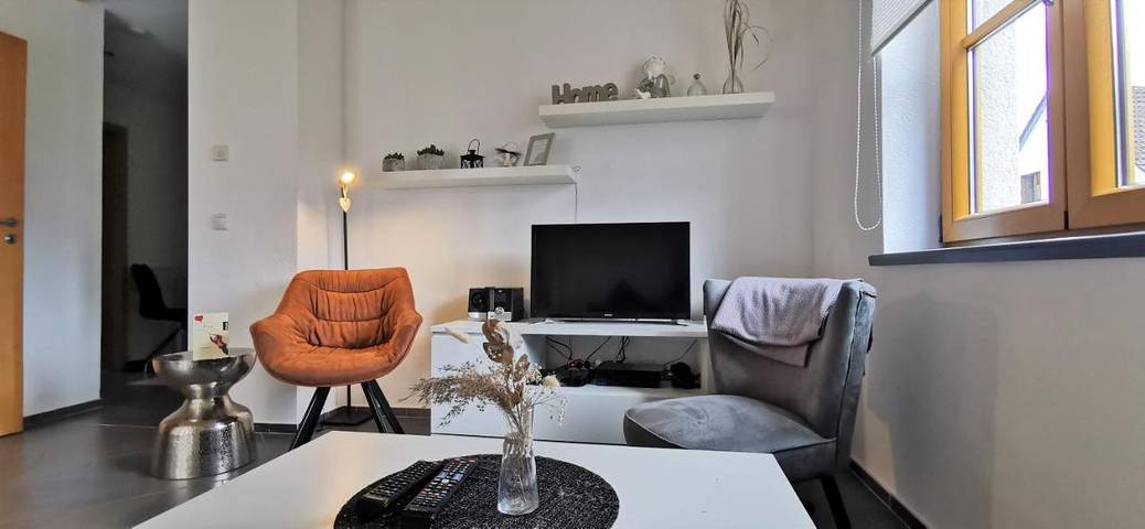 Ferienwohnung für 6 Personen, mit Terrasse und Garten sowie Pool und Ausblick in Bensheim