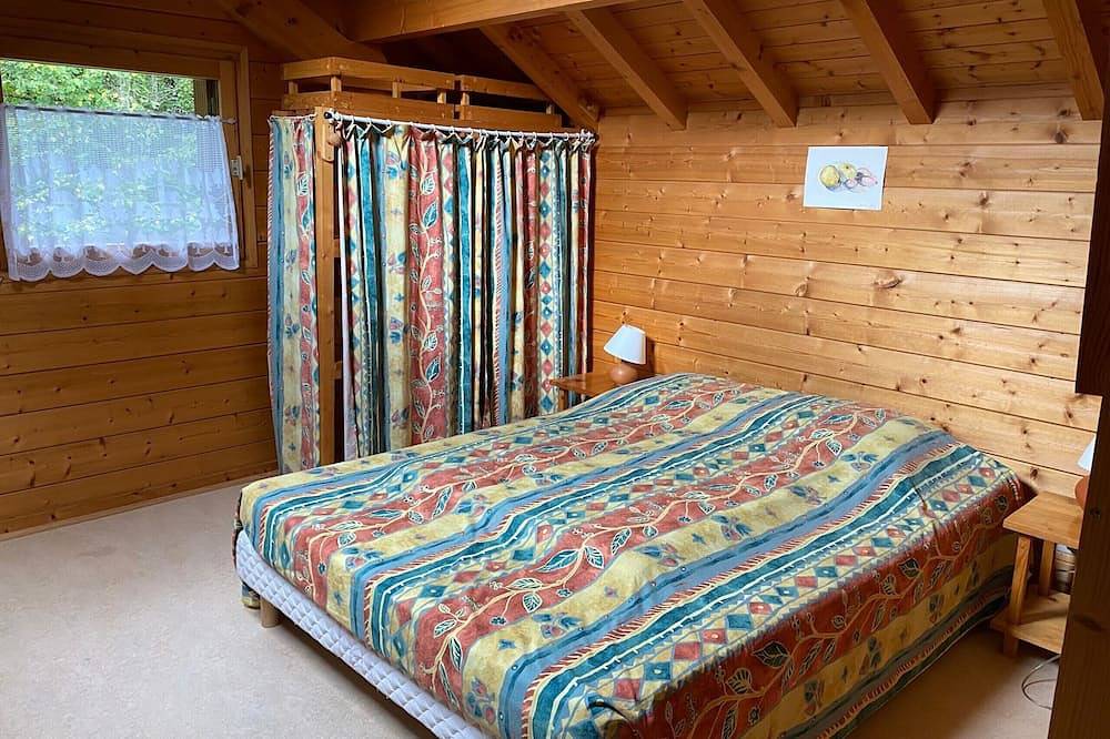 Chalet “8p Simple - La Hulotte”: Mountain View, Private Terrace & Wi-Fi in Verchaix, Bonneville region