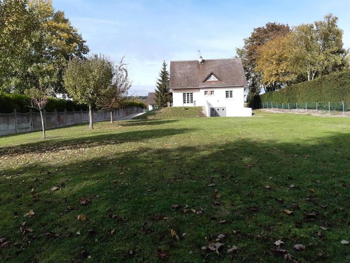Location de vacances pour 8 personnes, avec vue et jardin à Vertus - 2