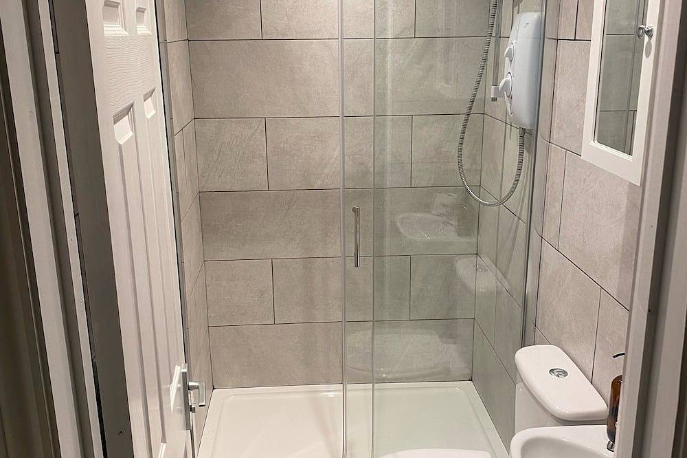 Entire apartment, Spacious 1 Bedroom Flat near Seafront, Penzance. Pet-Friendly! in Penzance, Cornwall