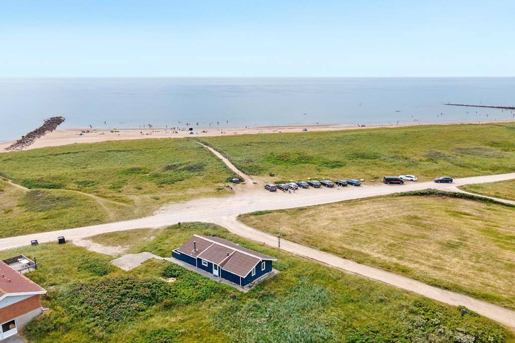 Ferienhaus mit Sauna und Aussicht nur 25 Meter vom Strand in Blavand, Varde