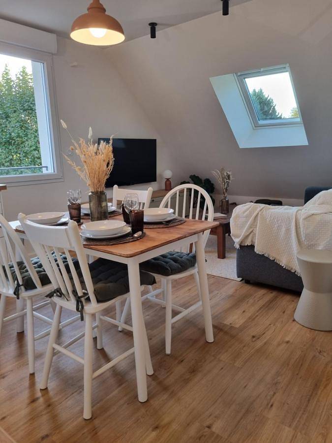 Appartement entier, One-Bedroom Apartment with City View in Meyssac, Région de Brive-la-Gaillarde