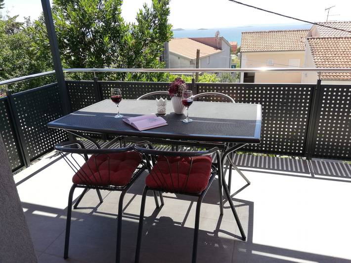 Ferienwohnung für 4 Personen, mit Balkon/Terrasse in Pakostane