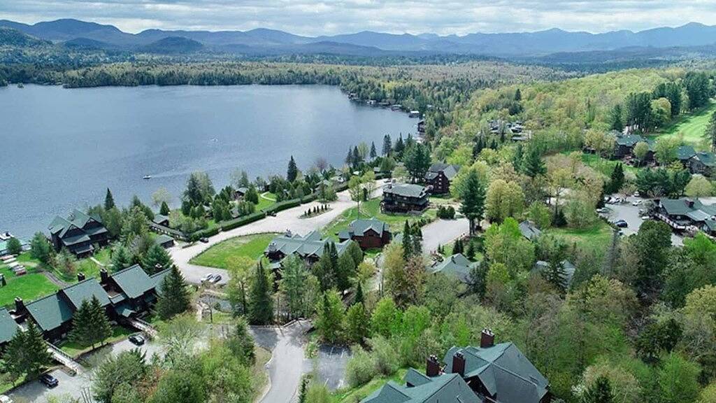 Ganze Wohnung, Cozy, relaxing condo overlooking Whiteface Club Resort near Jackrabbit trail. in Lake Placid, Adirondack Mountains