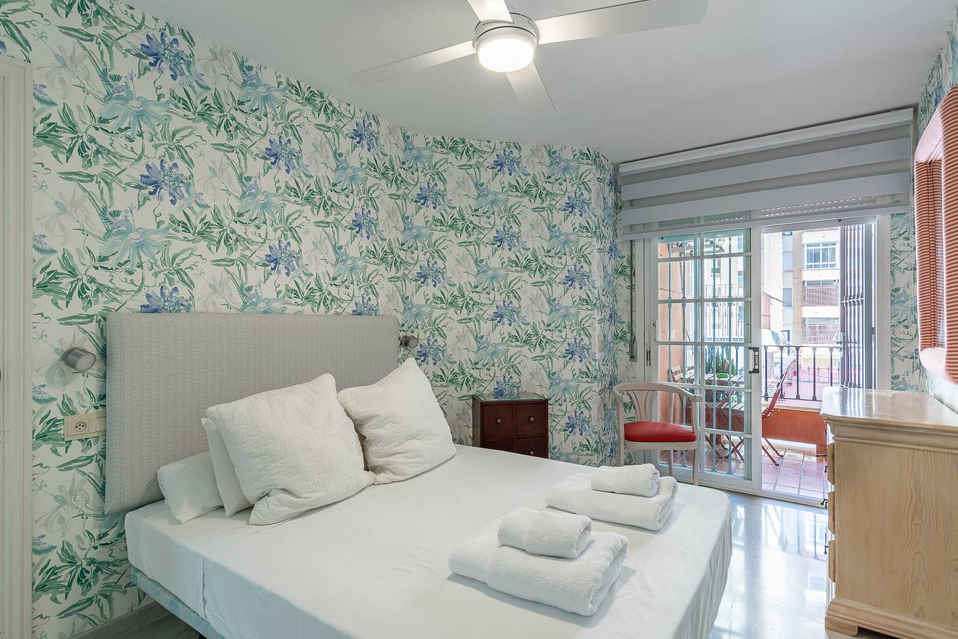 Hel lägenhet, Lägenhet för 4 Personer med balkong in Playa de la Malagueta, Malaga