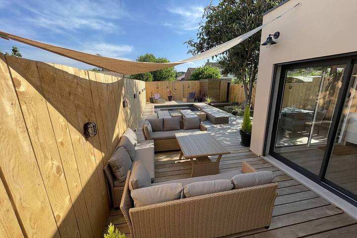 Location de vacances pour 6 personnes, avec jardin ainsi que terrasse et piscine, animaux acceptés à Carcassonne