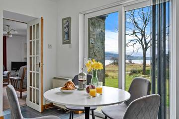 Villa for 6 Guests in Argyll & Bute, Scotland, Picture 2