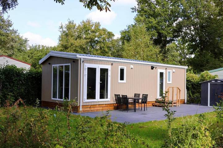 Camping voor 4 personen, with Terras and Tuin as well as Zwembad and Uitzicht in Hardenberg
