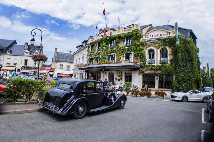 Hôtel pour 2 personnes, avec Terrasse ainsi que Jardin et Piscine