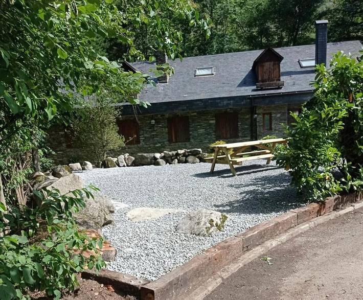 Casa rural para 8 personas, con Balcón y Terraza además de Jardín y Vistas en el Valle de Aran - 3
