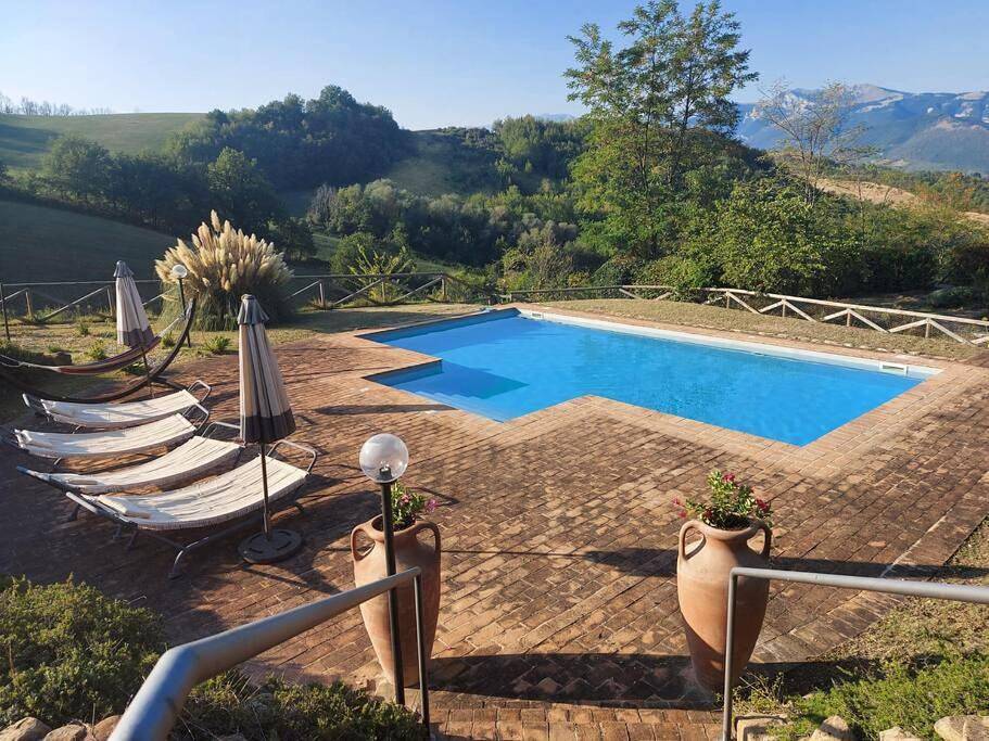 Luxury Villa with Pool, Stunning Location in San Ginesio, Parco nazionale dei Monti Sibillini