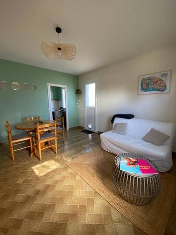 Gîte pour 2 personnes, avec jardin à Grosbreuil