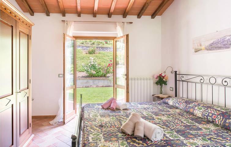 Encantador Apto 110m² c/ Parking, Cocina, y Centro Ciudad Cerca in Dicomano, Provincia de Firenze