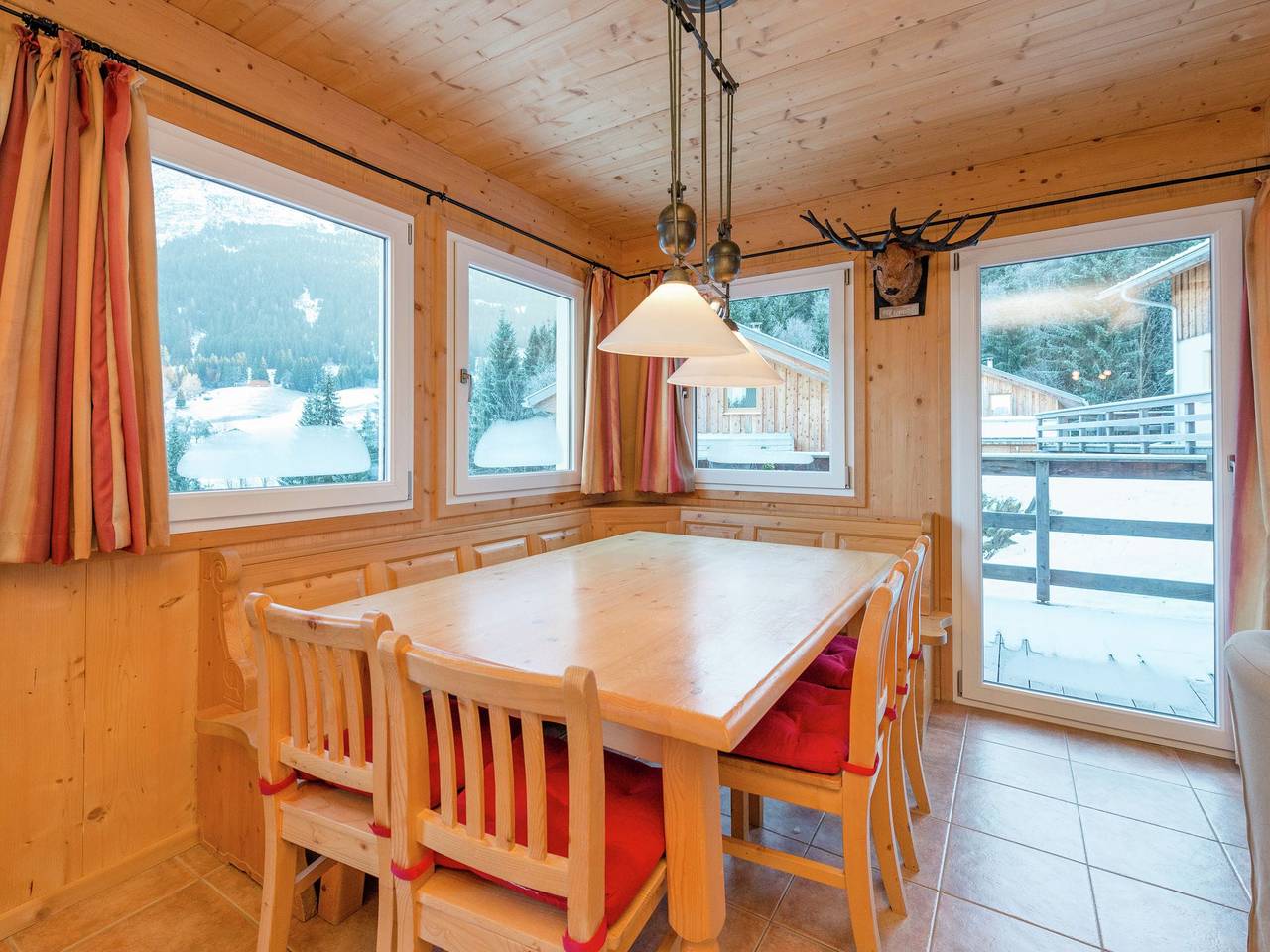 Chalet in Dachstein West with shared pool in Annaberg-Lungötz, Tennengau