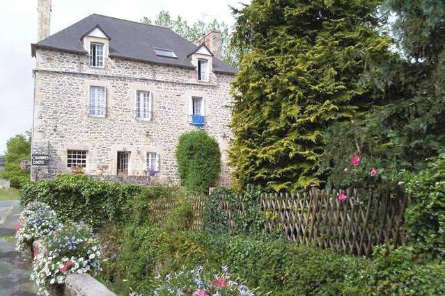 Location de vacances pour 3 personnes, avec jardin et vue, animaux acceptés à Jugon-les-Lacs - 2