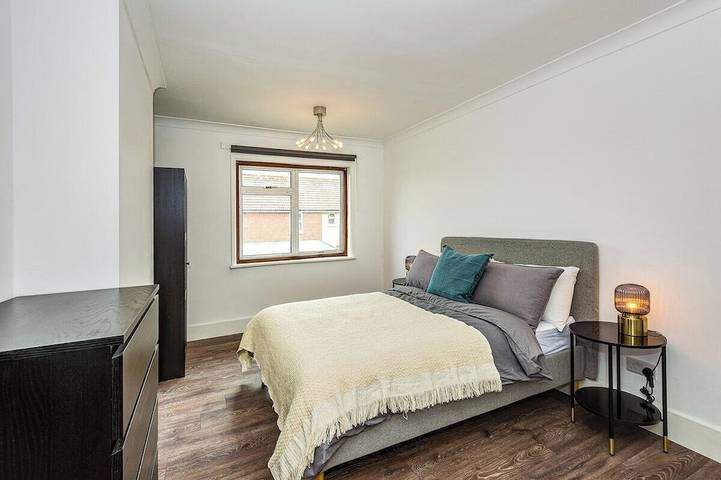 Apartamento entero, Modern 3-Bed Home | Sleeps 7 | 10 Mins to Beach in Gosport, Hampshire