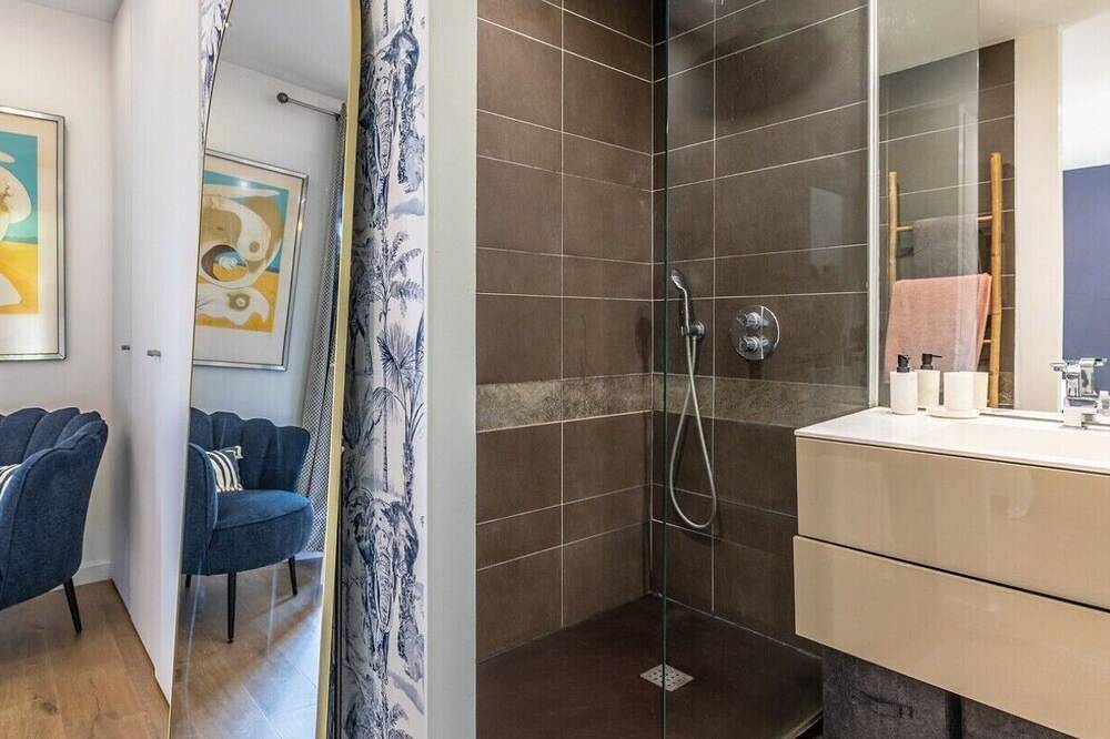 Belle Maison Moderne Piscine in Bassussarry, Bayonne region