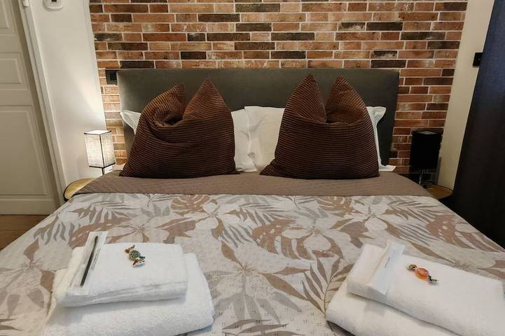 1)Room with private bathroom, 8 minutes from Milan Malpensa Airport. in Gallarate, Varese Provinz
