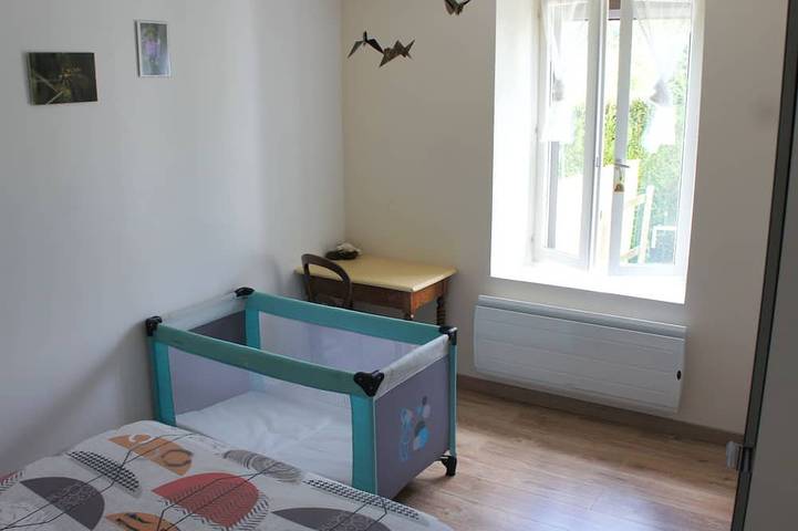 Gîte pour 2 personnes, avec jardin, animaux acceptés à Pont-de-Poitte - 2