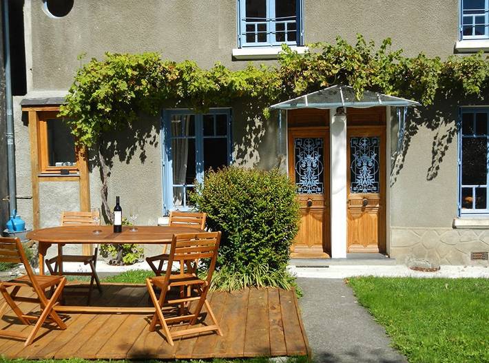 Gîte pour 5 personnes, avec jardin et terrasse à Argein