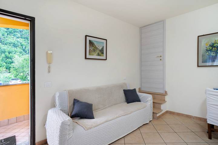 Villa 'Il Frutteto 50' con terrazza privata e Wi-Fi in Ortovero, Riviera di Ponente