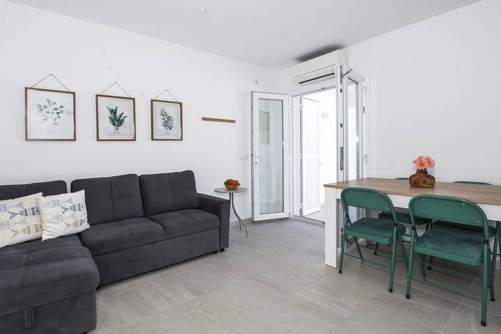 Vacation Home "Villa Izarenar" with Private Pool in Cala Blanca, Ciutadella