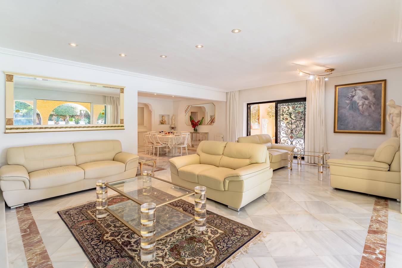 Exclusive Villa 'Elmessidor' Close to the Beach with Pool, Whirlpool & Garden in Puerto Banús, Marbella