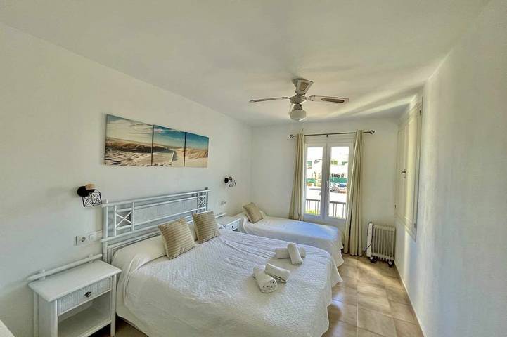 Appartement entier, Sa Vinjolita - Appartement Avec Piscine in Cala Blanes, Ciutadella