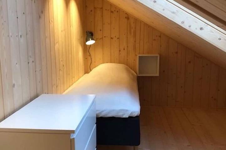 Stilvolles Seehaus, hot tub im Freien, Seeblick, Naturnähe. Haustierfreundlich. in Vallåsen, Halland