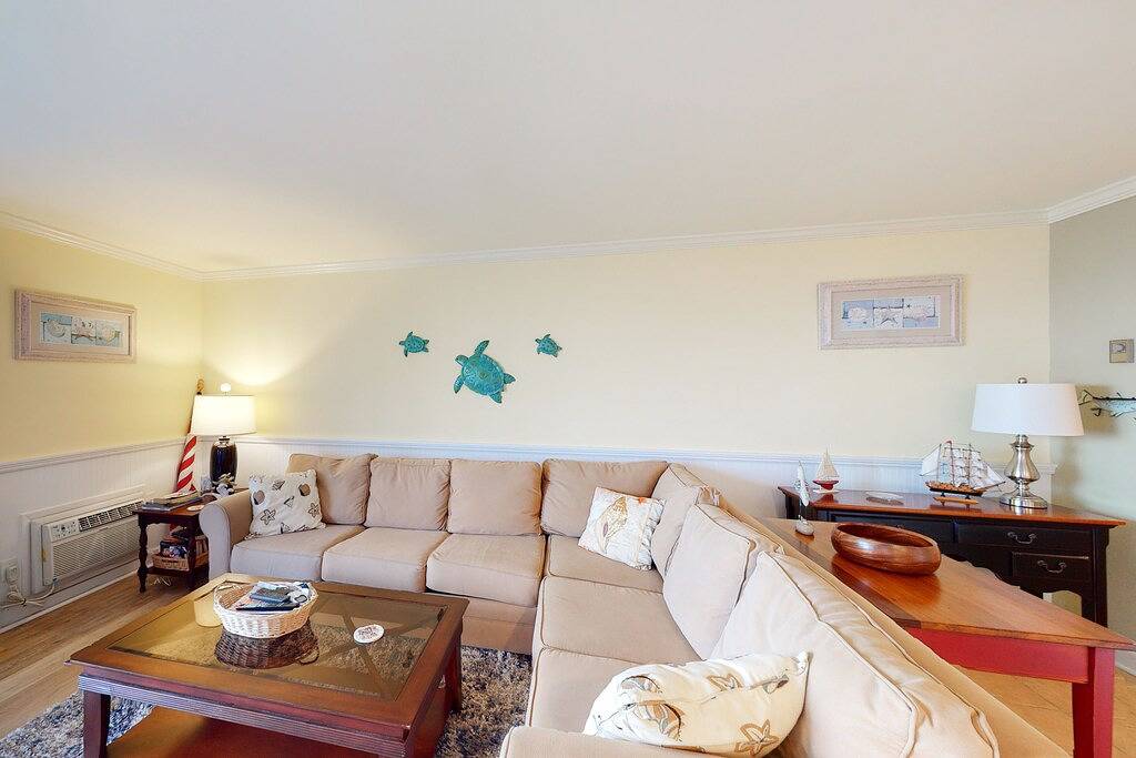 Ganze Wohnung, Newly updated condo - less than a block to the beach in Maryland Beach, Ocean City