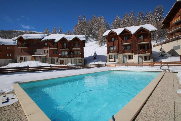Gîte pour 6 personnes, avec piscine et jardin ainsi que sauna et vue, animaux acceptés à Puy-Saint-Vincent - 3