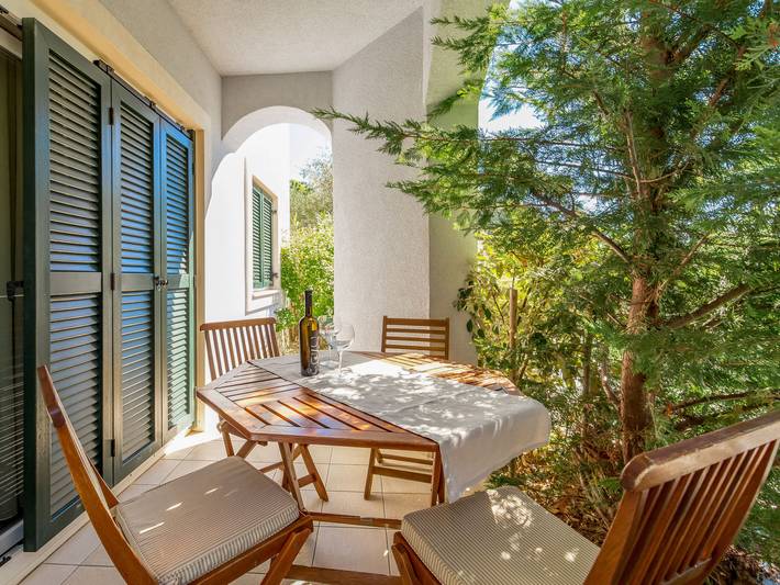 Ferienwohnung für 4 Personen, mit Garten und Terrasse sowie Kinderpool auf Rab - 2