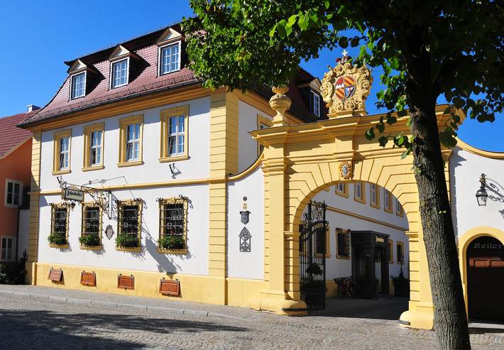 Hotel, mit Terrasse und Garten in Iphofen