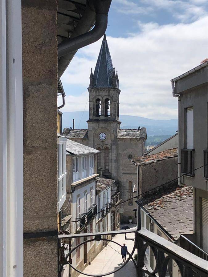 Apartamento para 3 personas, con terraza y vistas en Sarria