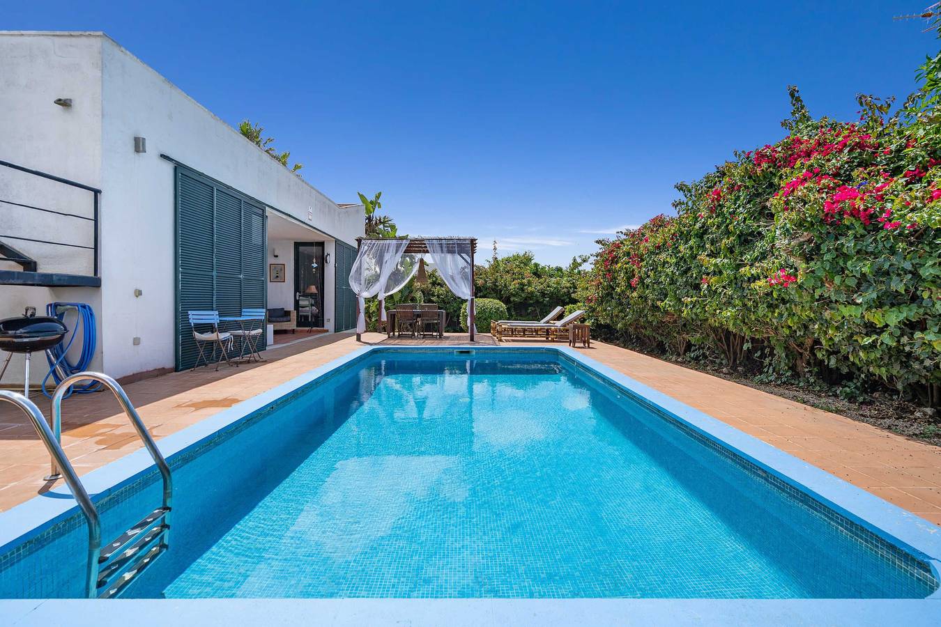 Anana Binisafua   Villa with a pool by the sea in Binisafuller Platja, Sant Lluís
