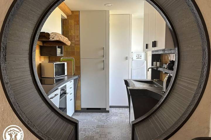Gîte pour 6 personnes, avec jardin à Pissotte