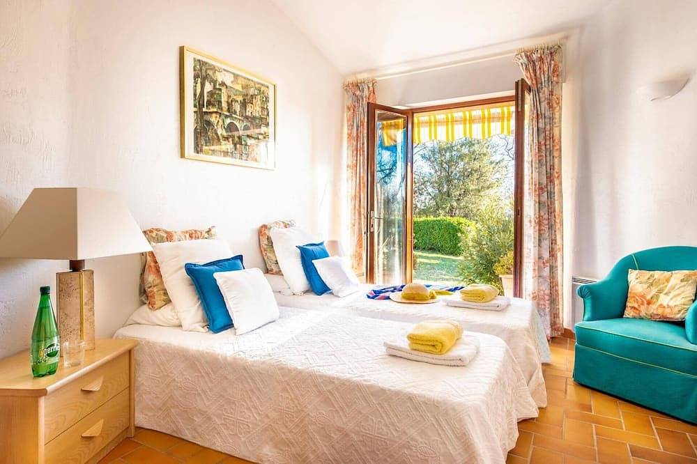 Villa Chesnaie by Villa Plus in Saint-Cézaire-sur-Siagne, Cannes region