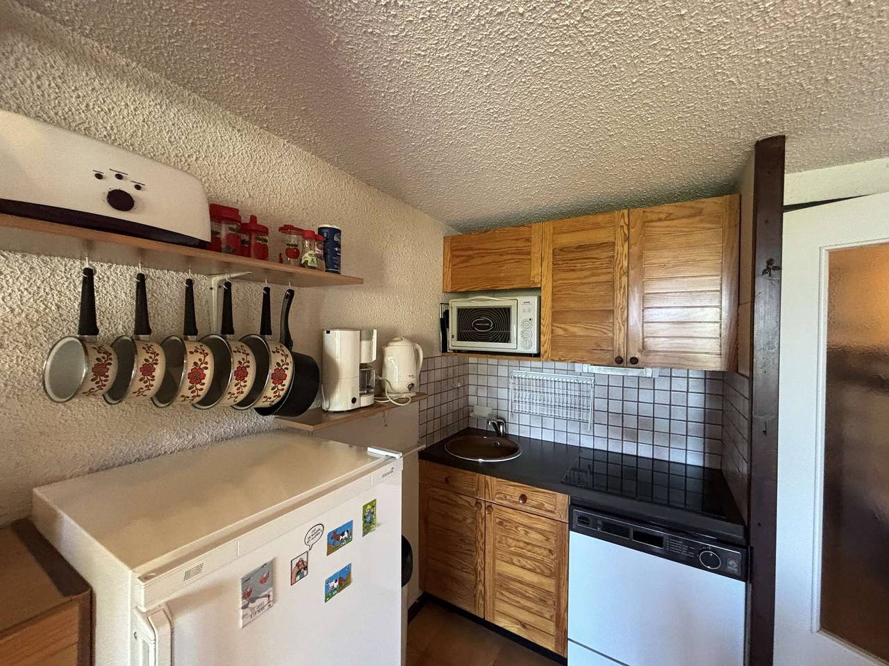 Apartamento entero, Apartamento amplio de 2 habitaciones con altillo a 100 m de las pistas in Auris, Parque Nacional de los Ecrins