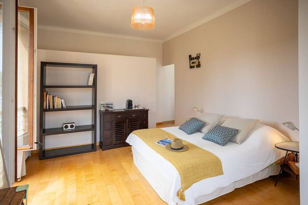 Villa Unique Porquerolles Bord De L Eau Avec Ponton Prive in Hyeres, Porquerolles