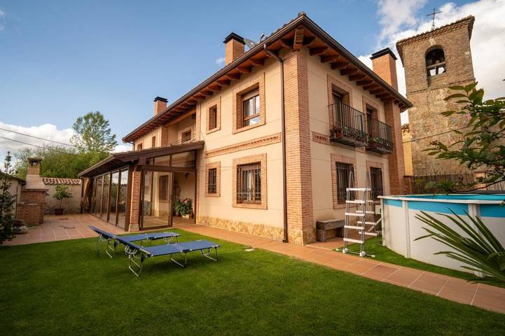 Casa rural para 10 personas, con Balcón y Terraza además de Jardín y Piscina en Carrión de los Condes - 2