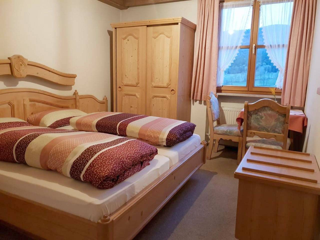 Übernachtungspension ohne Frühstück - Pension - Ferienwohnungen Ludwig in Rimbach (Oberpfalz), Ostbayern