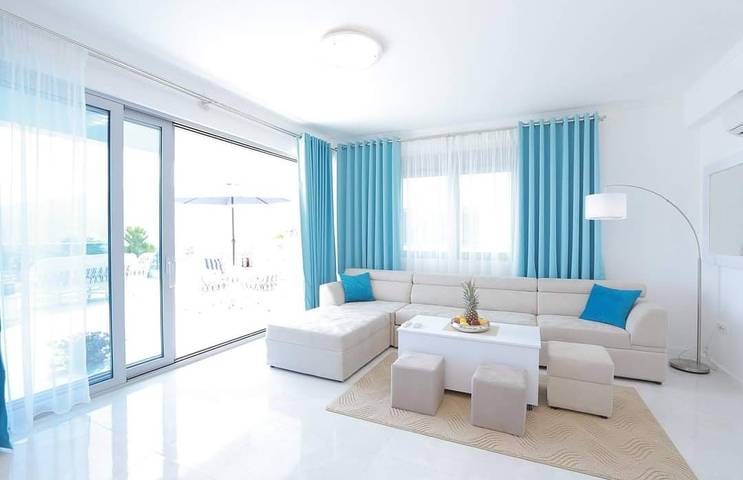 Ferienhaus für 12 Personen, mit Balkon/Terrasse und Pool in Budva - 3