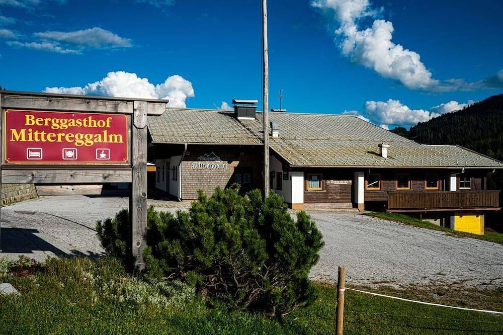 Doppelzimmer, Dusche, Wc, Balkon Voor - Ferienhaus Mittereggalm in Mühlbach am Hochkönig, Ski Amadé