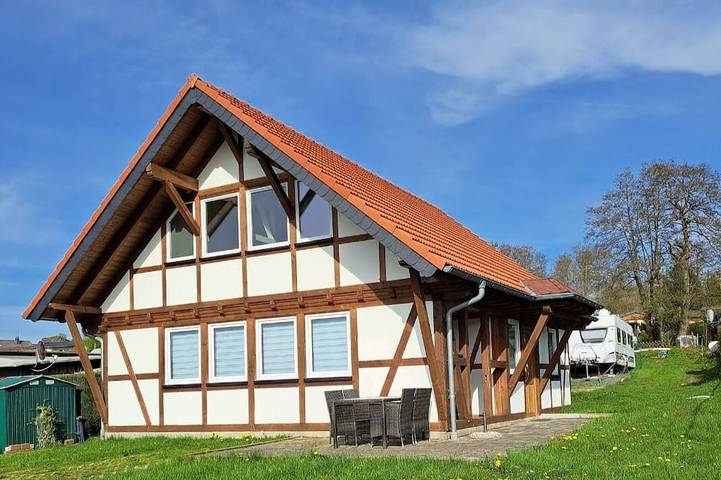 Ferienhaus für 4 Personen, mit Whirlpool und Garten