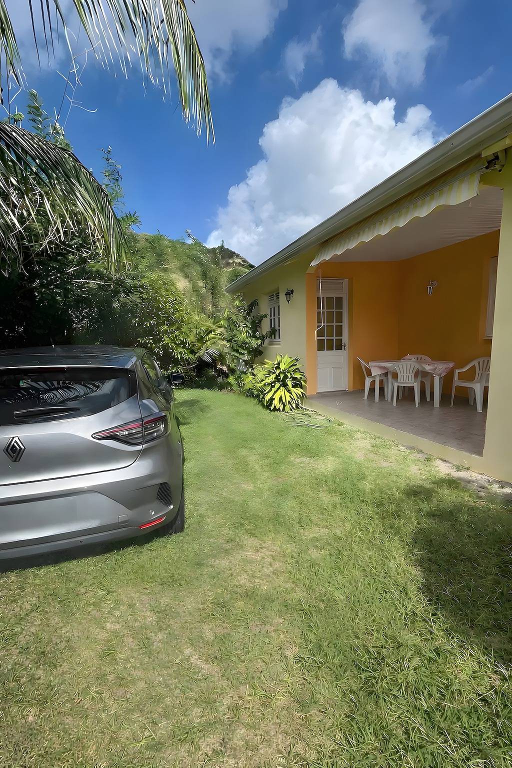 Maison de vacances 'Thesunshine' avec vue mer, Wi-Fi et climatisation in Les Anses-d'Arlet, Martinique