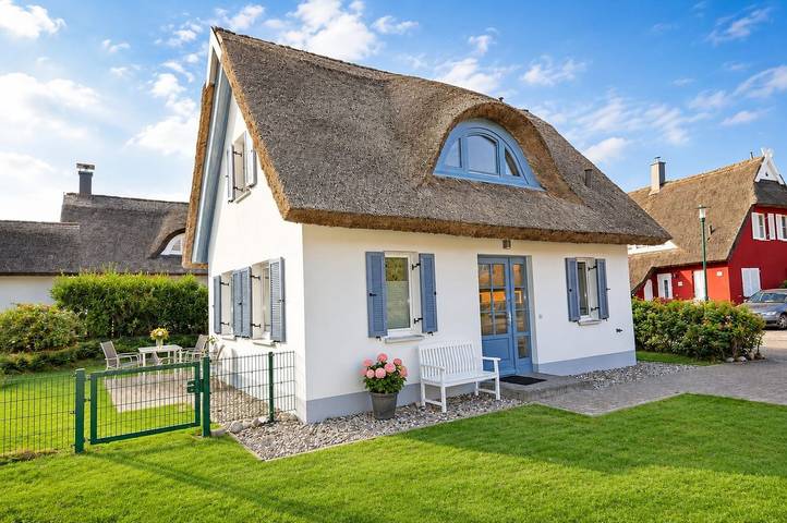 Ferienhaus für 4 Personen, mit Terrasse und Garten in Glowe - 2