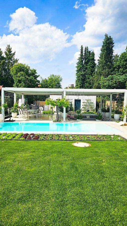 Lägenhet för 13 Personer, med pool samt trädgård och utsikt, med husdjur i München