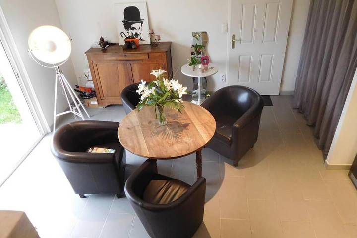 Location de vacances pour 2 personnes, avec jardin ainsi que terrasse et vue à Chouzy-sur-Cisse