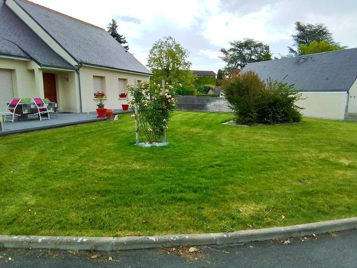 Gîte pour 2 personnes, avec Terrasse ainsi que Jardin et Vue à Artannes-sur-Indre