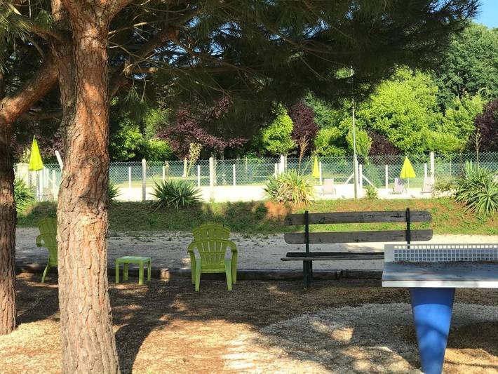 Gîte pour 5 personnes, avec terrasse et piscine, animaux acceptés à Saint-Julien-de-Lampon - 4